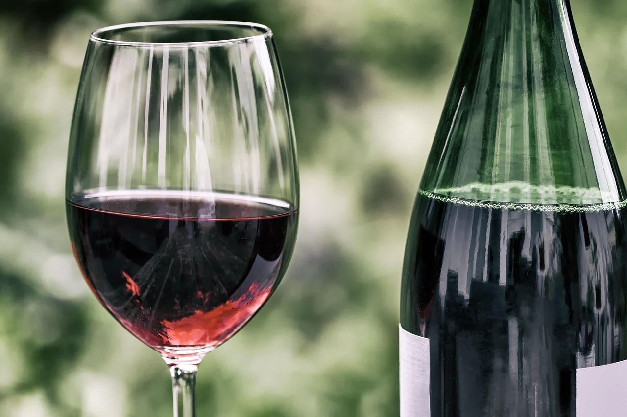 Wine: The Five O'Clock Ritual (image credits: pixabay)
