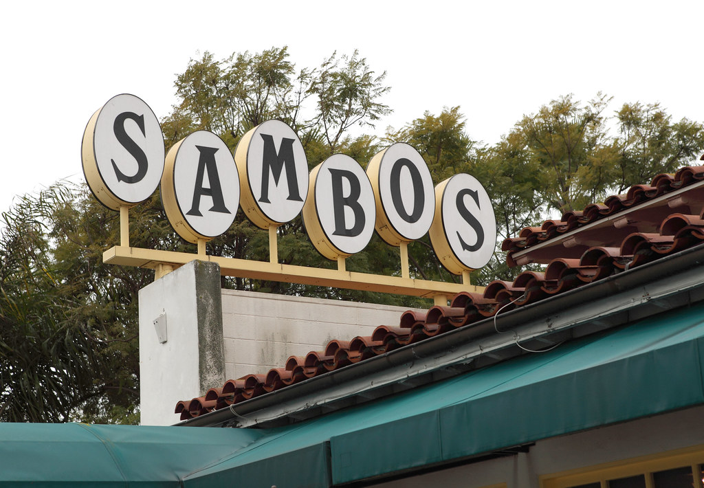 Sambo's: The Pancake House That Couldn't Overcome Its Name (Image Credits: Flickr)