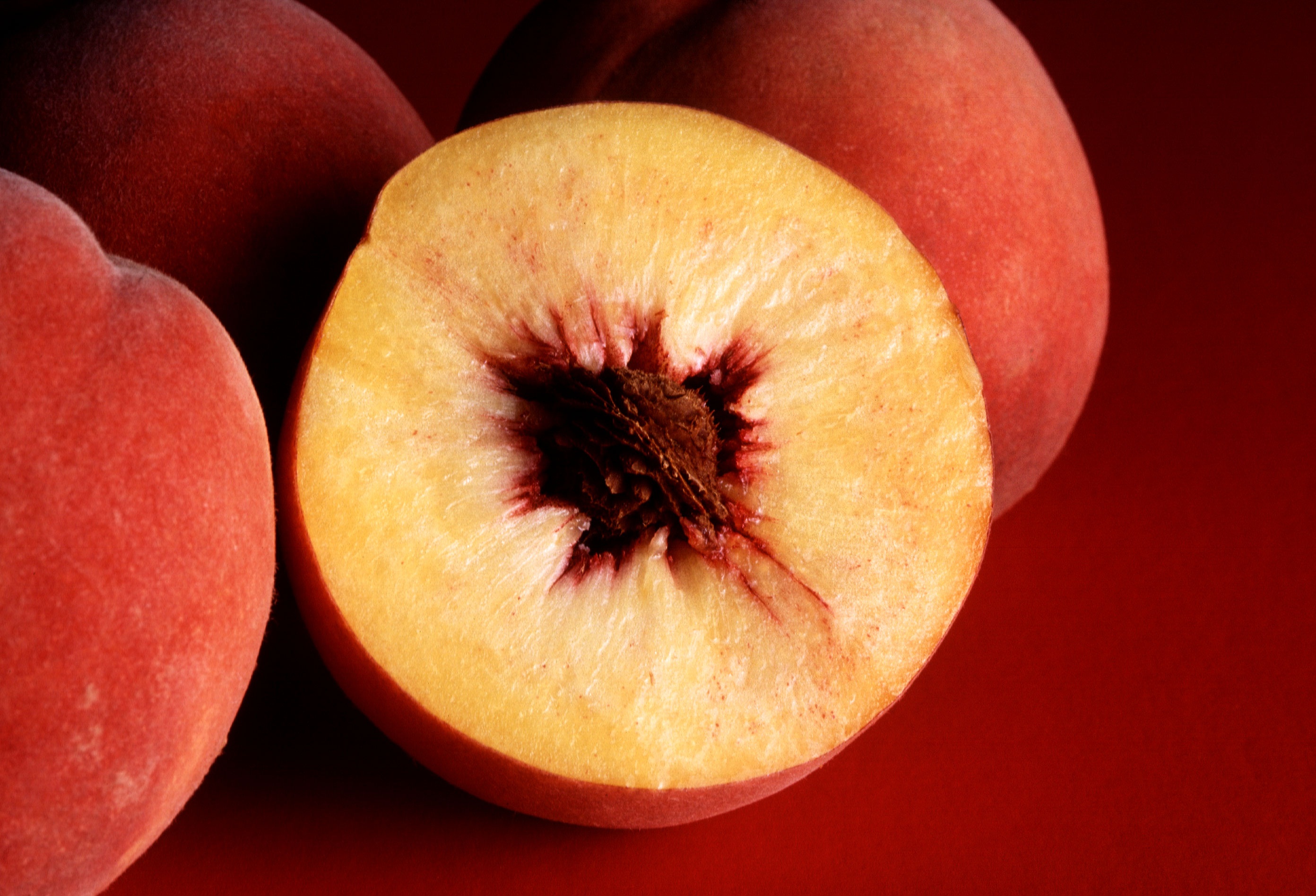 10. Peaches: Summer Fruit with Glycemic Benefits (image credits: wikimedia)