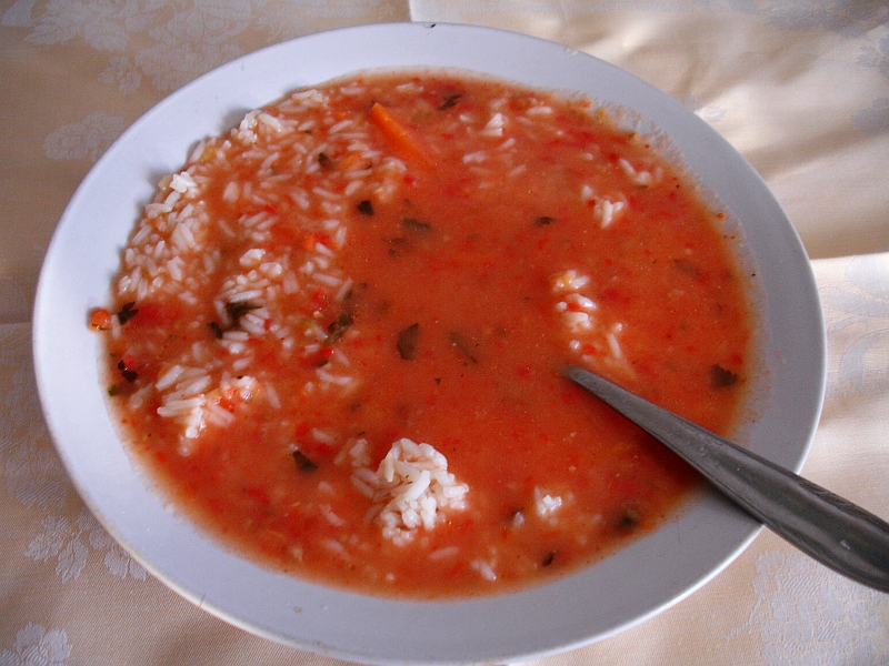 Spanish Rice Soup That Costs Mere Pocket Change (image credits: By EinPole, CC BY-SA 3.0, https://commons.wikimedia.org/w/index.php?curid=18028530)