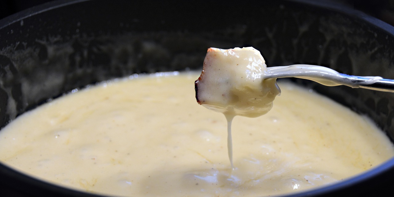 Fondue: The Social Dining Experience That Time Forgot (Image Credits: Pixabay)