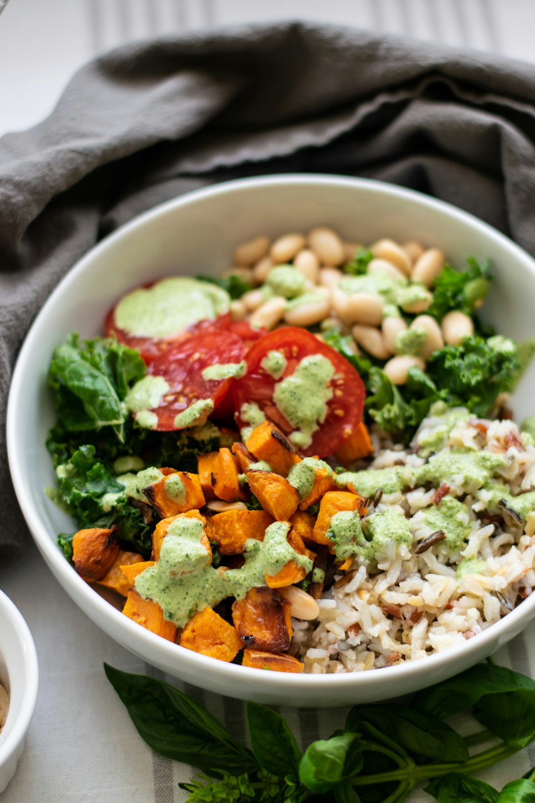 Mediterranean Bowl with Roasted Vegetables (Image Credits: Unsplash)