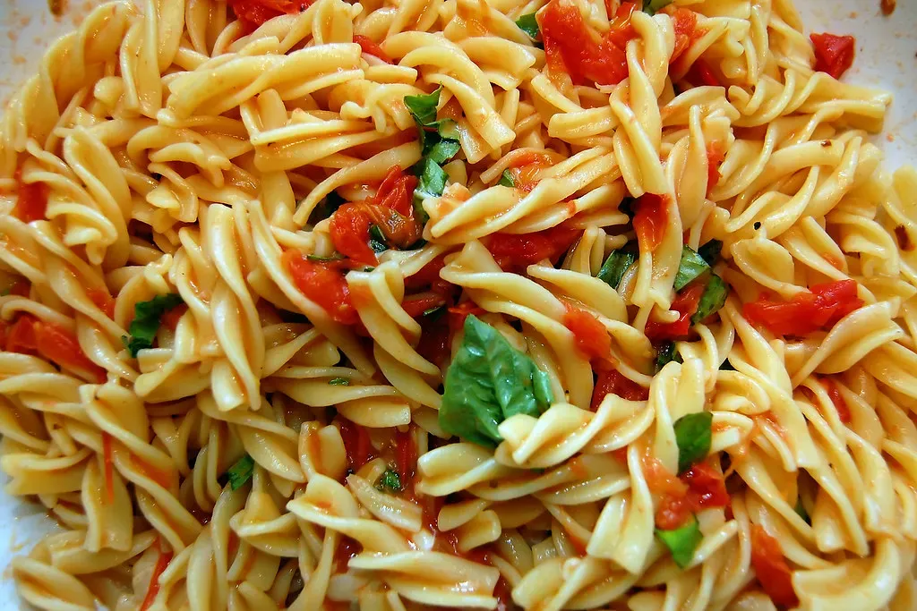 1. Simple Pasta Dishes (Especially Marinara or Cacio e Pepe) (Image Credits: Flickr)