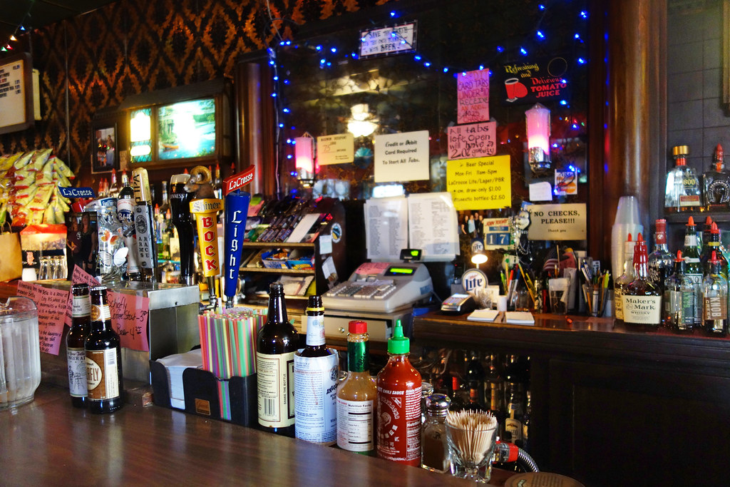 Stevenson's Bar and Grill in Cleveland, Ohio (image credits: flickr)