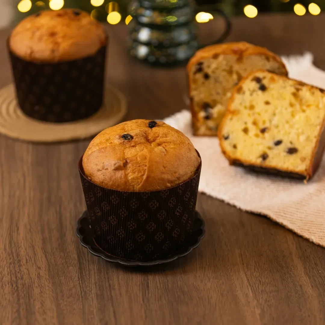 6. Fruitcake: The Potluck Pariah (Image Credits: Unsplash)