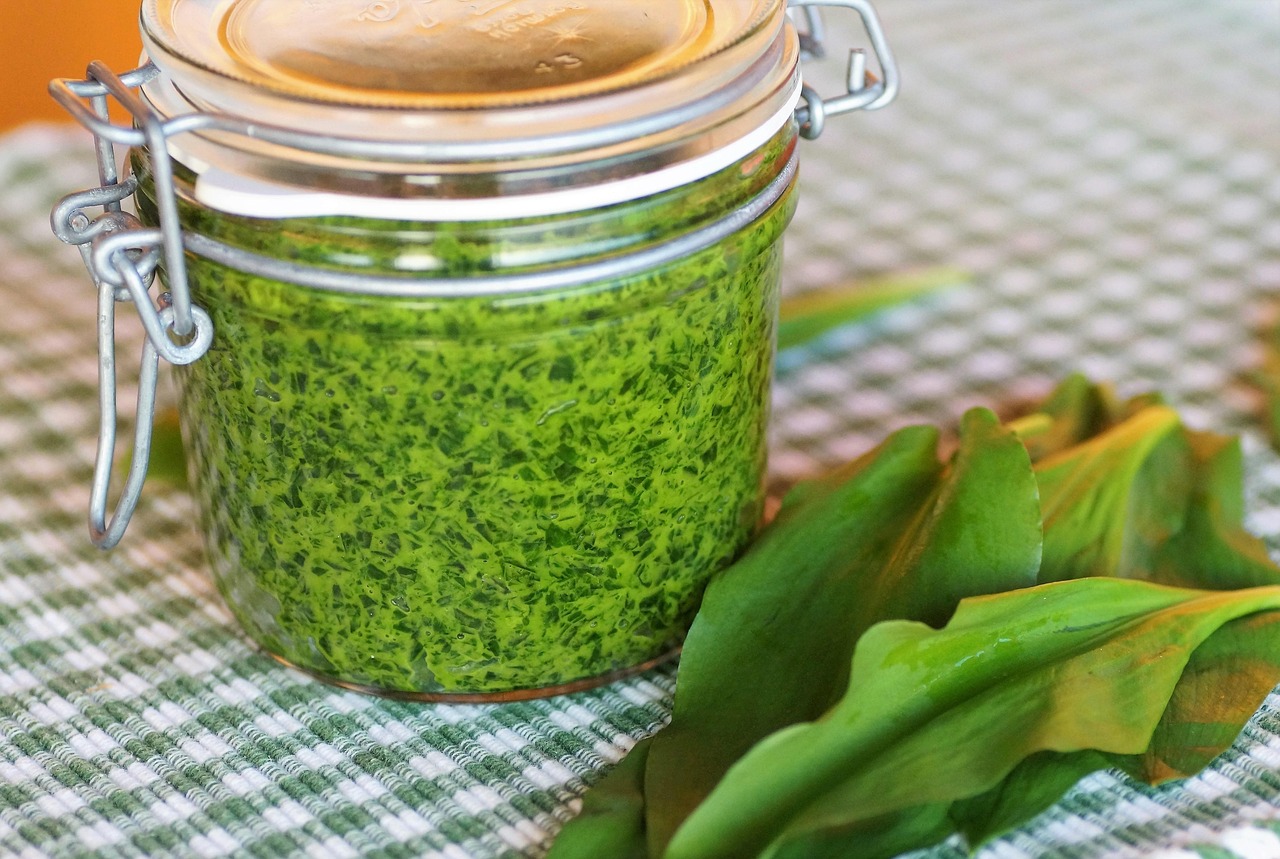 Pesto: From Garden Fresh to Garbage in Days (image credits: pixabay)
