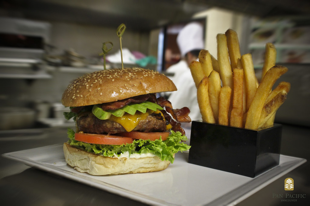 Shake Shack: Premium Angus Without Shortcuts (image credits: flickr)