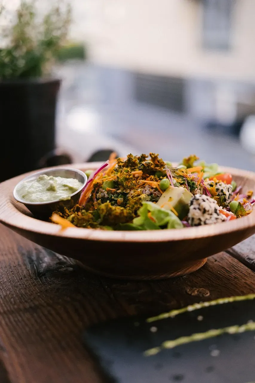 2. Restaurant Salads (Image Credits: Pixabay)