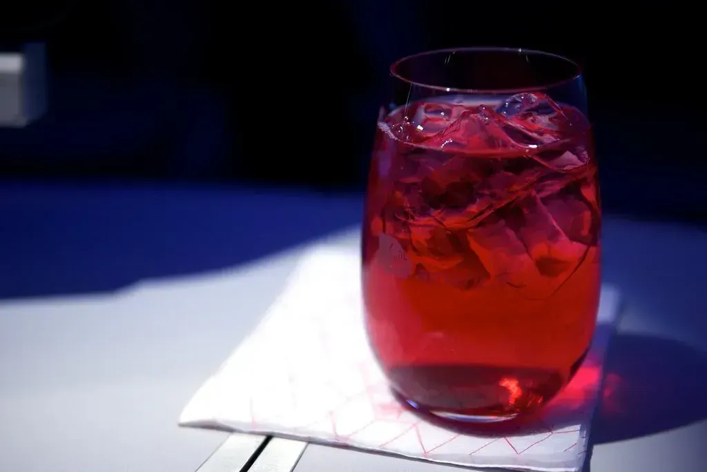 4. Tomato Juice: They Serve It Without Complaint, But They Notice Everything (Jun Seita, Flickr, CC BY 2.0)