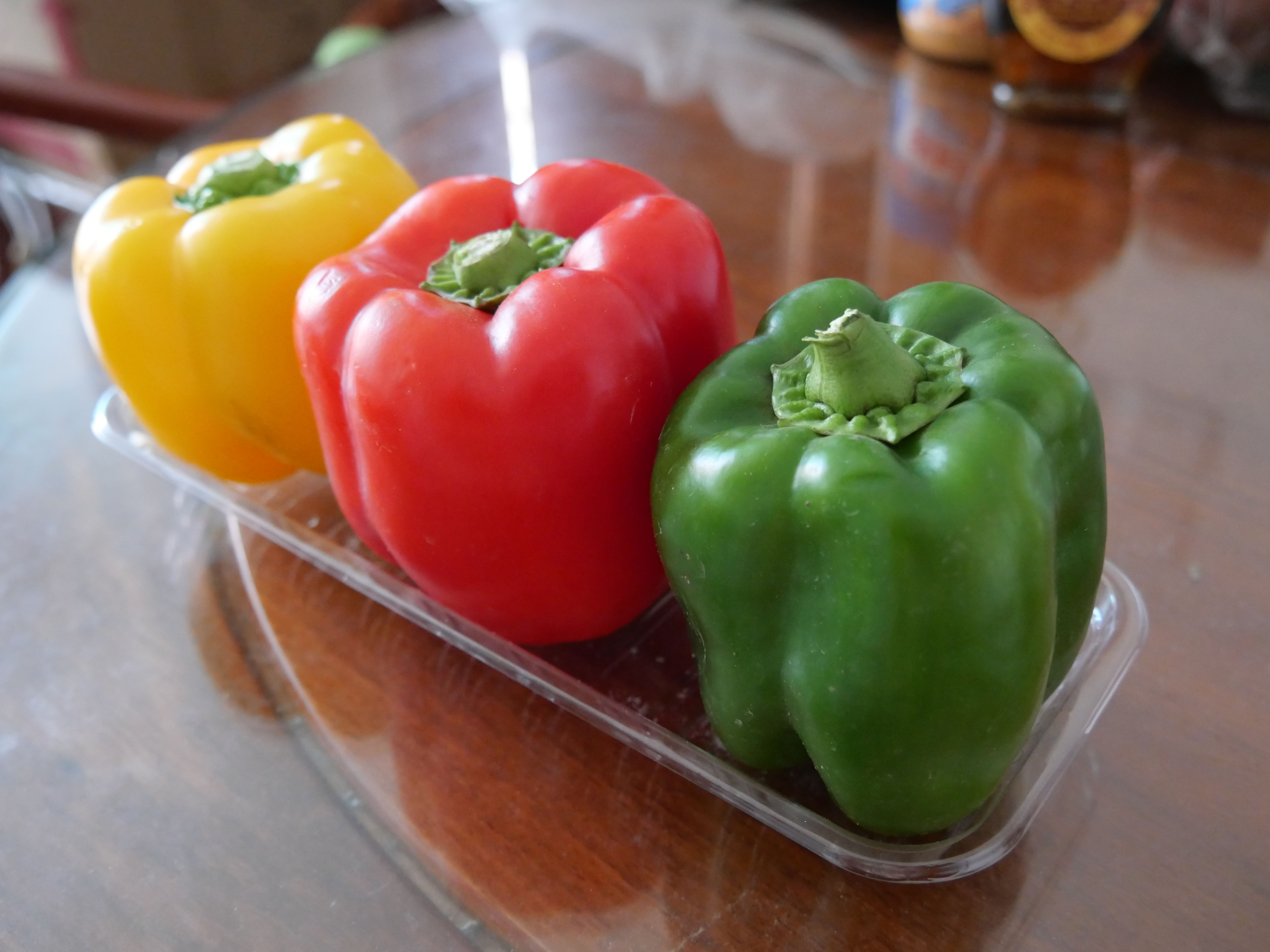 Bell Peppers: Crunchy Hydration Boost (image credits: wikimedia)