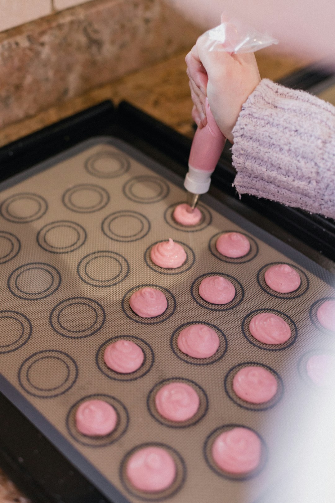 The Secret World of Macarons: Why They’re Notoriously Tricky (image credits: unsplash)