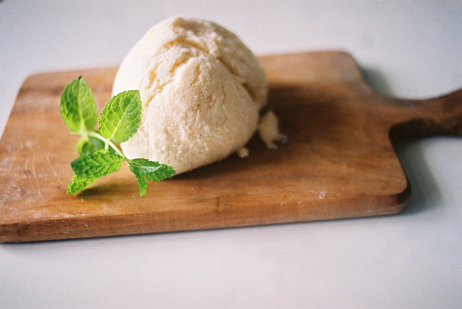 Vanilla Bean Coconut Milk Ice Cream (image credits: wikimedia)