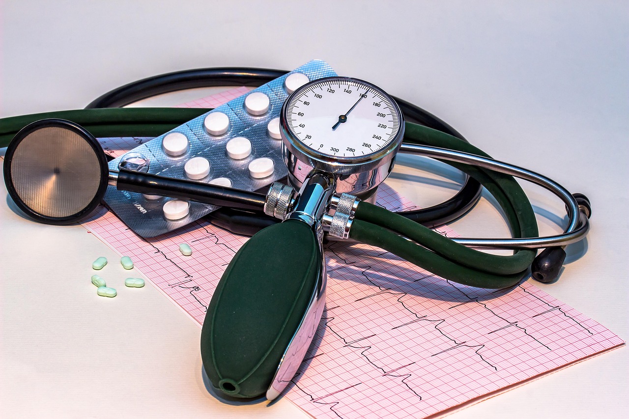 Blood Pressure Spikes: The Hidden Enemy of Restful Sleep (image credits: pixabay)