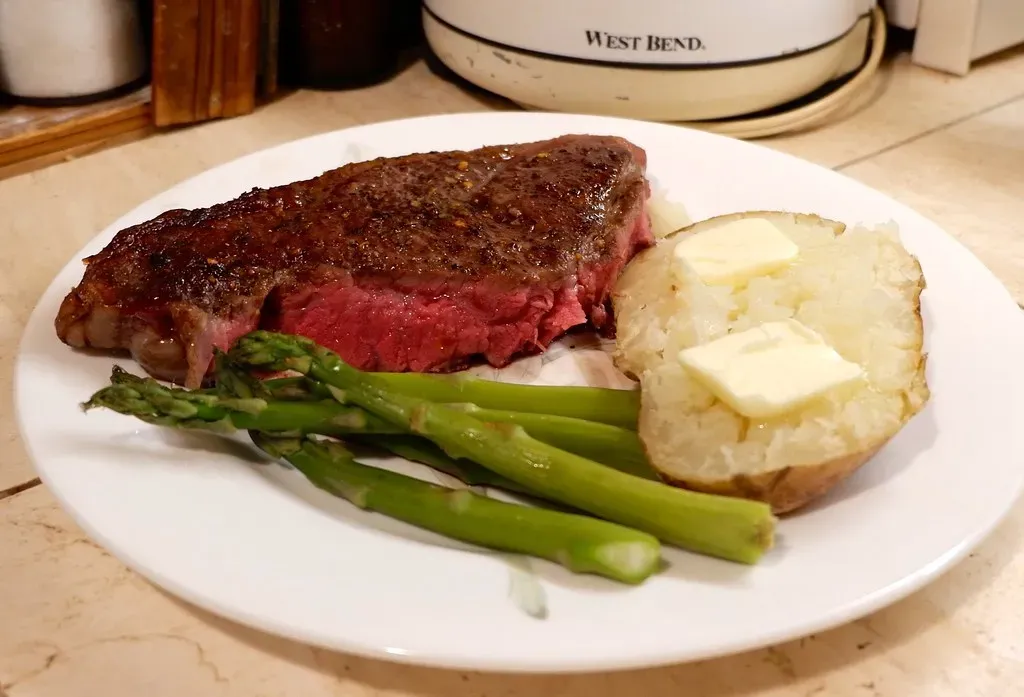 Master the Reverse Sear Technique (Image Credits: Flickr)