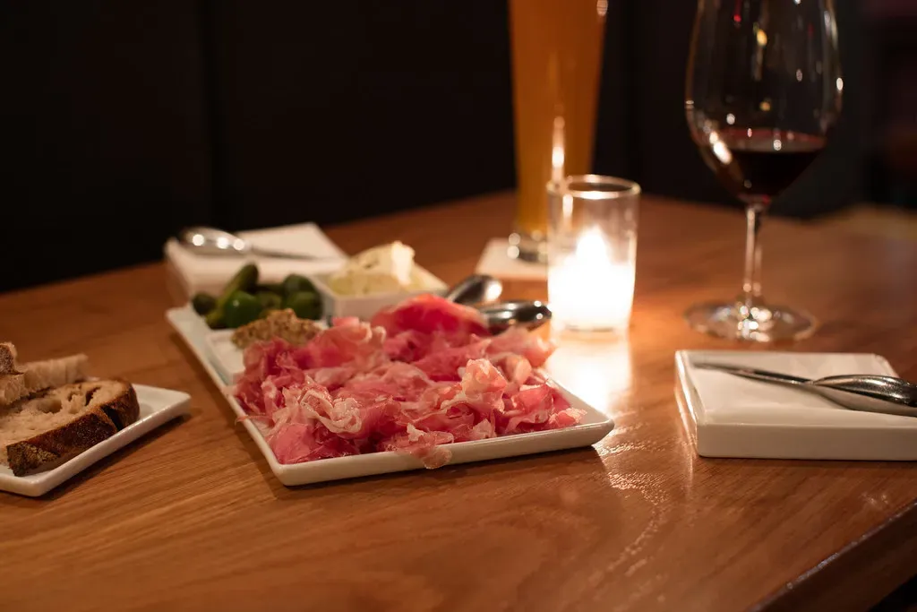 Your Haphazard Table Setting (Image Credits: Flickr)