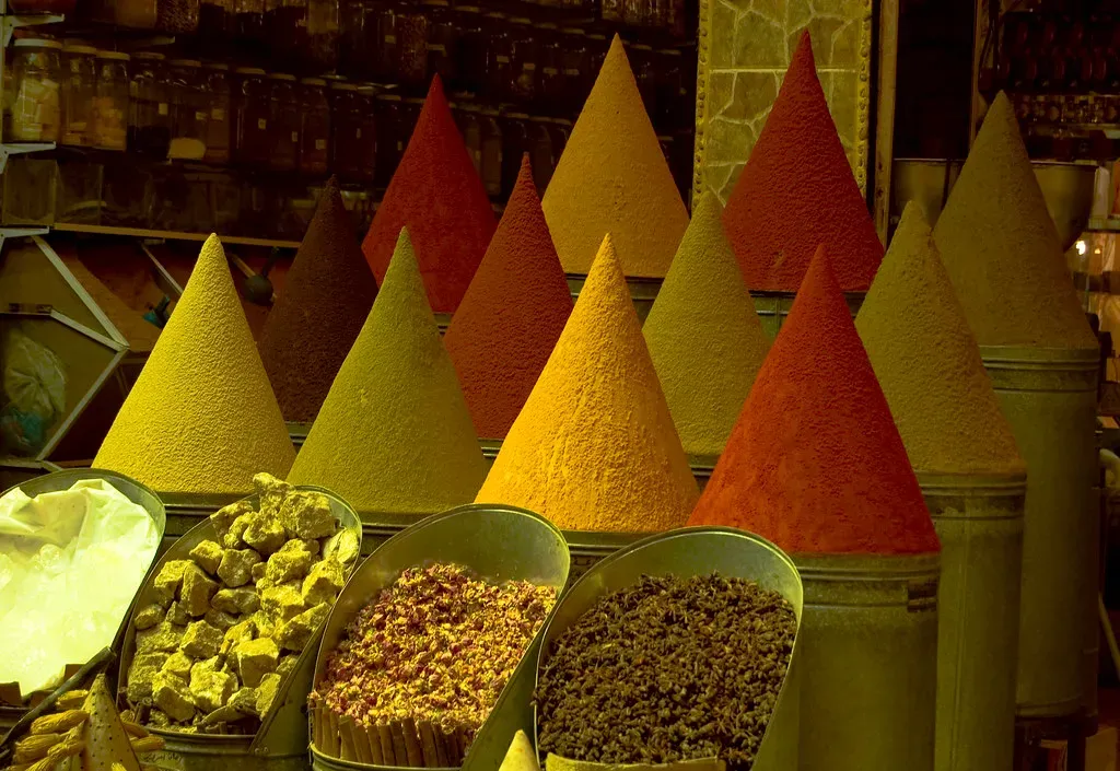Aromatics Trigger Flavor Before You Even Taste (Image Credits: Flickr)