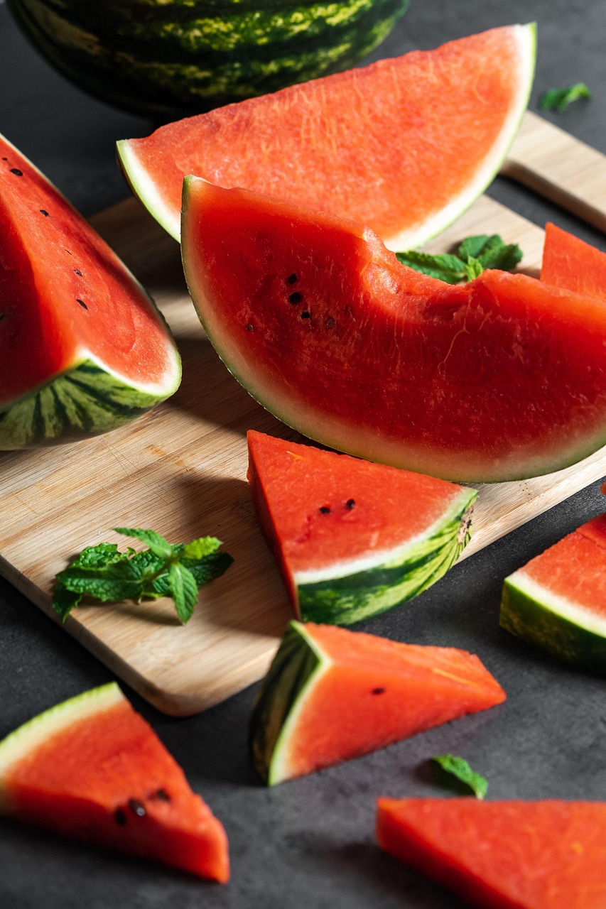 Watermelon: The Ultimate Hydrator (image credits: pixabay)
