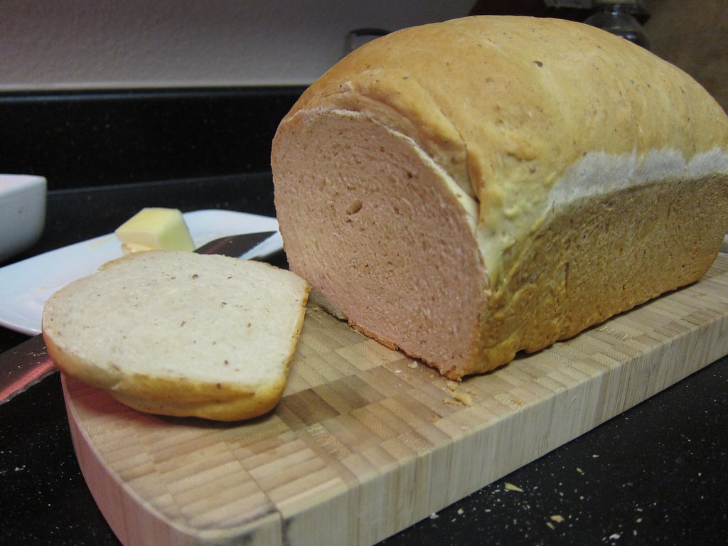 Pane (Bread): The Daily Destroyer of Longevity Dreams (Image Credits: Flickr)