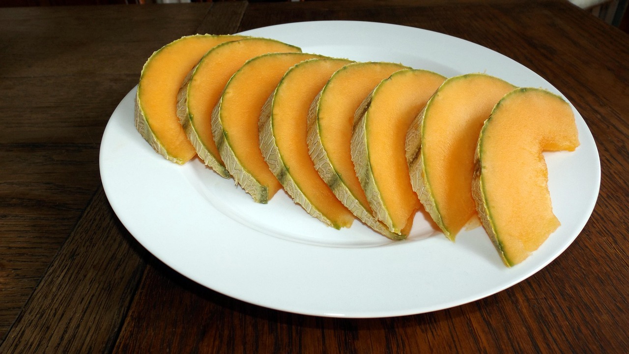 Cantaloupe - The Melon That Sweetens Its Nutritional Deal (image credits: pixabay)