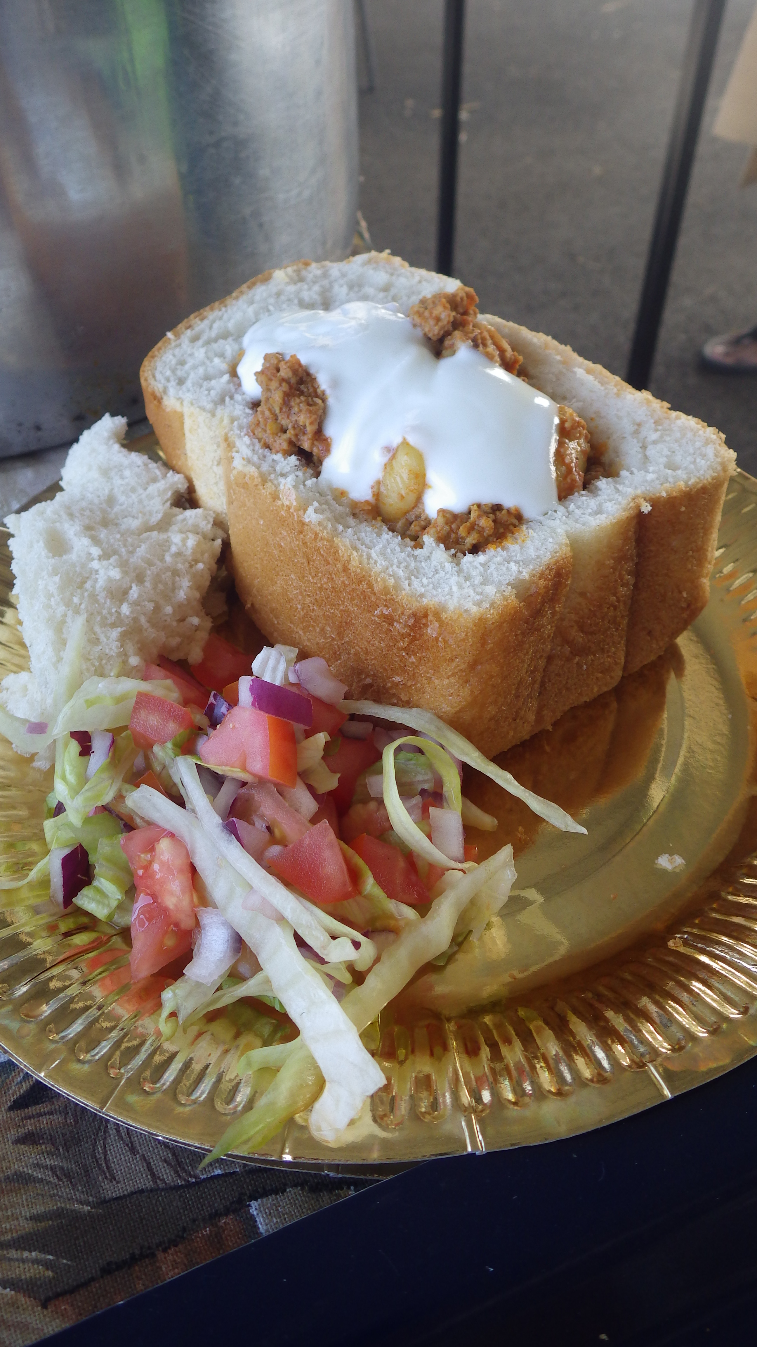 Bunny Chow from South Africa (image credits: By Aneledeysel, CC BY-SA 4.0, https://commons.wikimedia.org/w/index.php?curid=35853249)