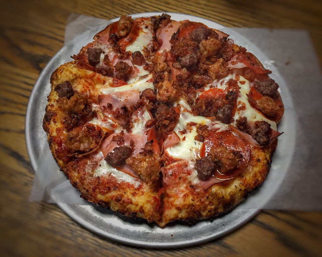 Colorado - Mountain-Style Pizza Innovation (image credits: flickr)