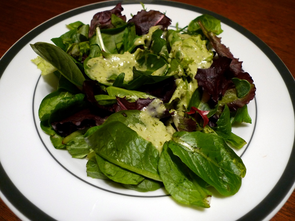 Spring Green Farmers Market Salad (image credits: flickr)