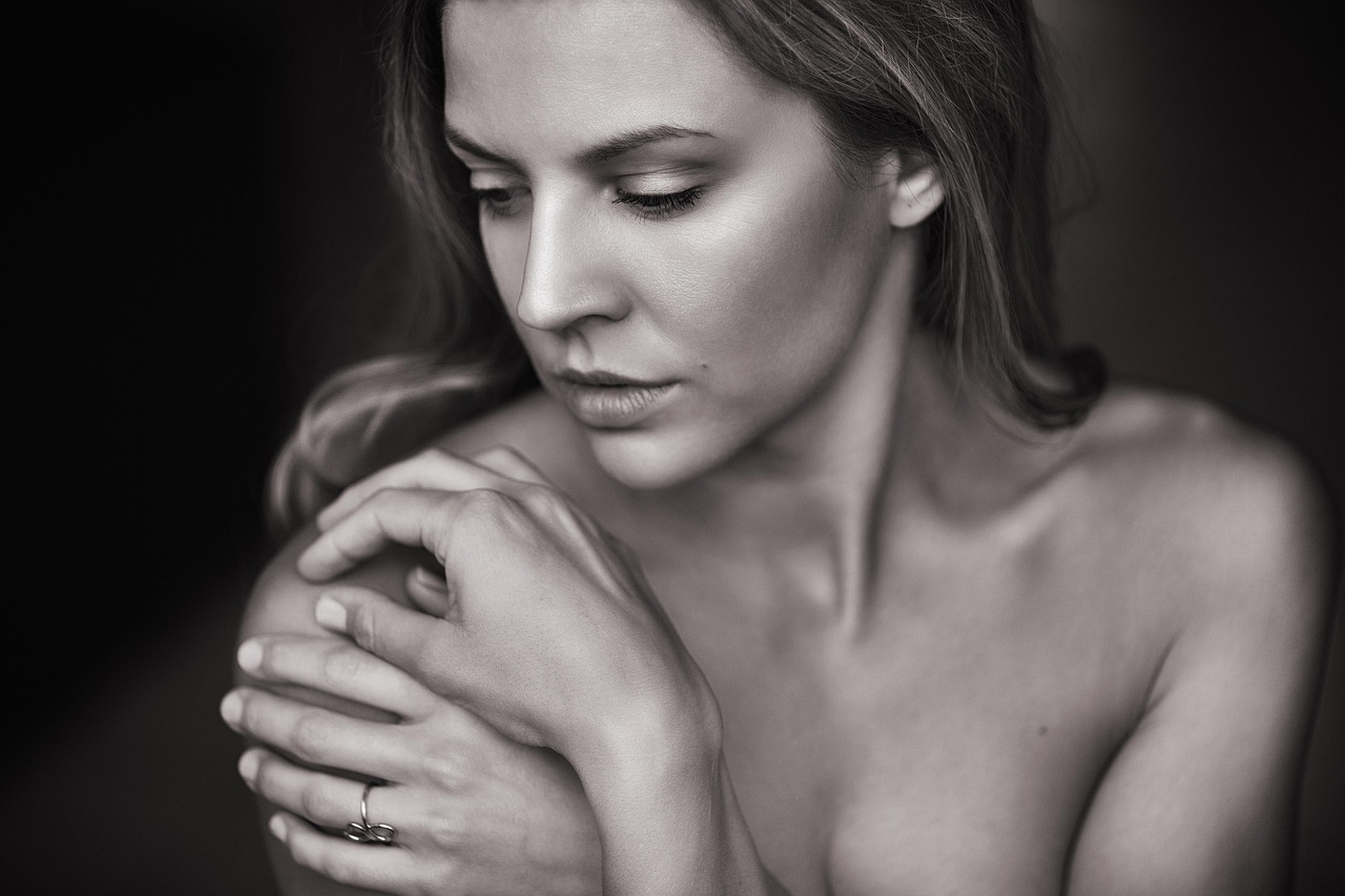 4. Pale or Jaundiced Skin (image credits: pixabay)