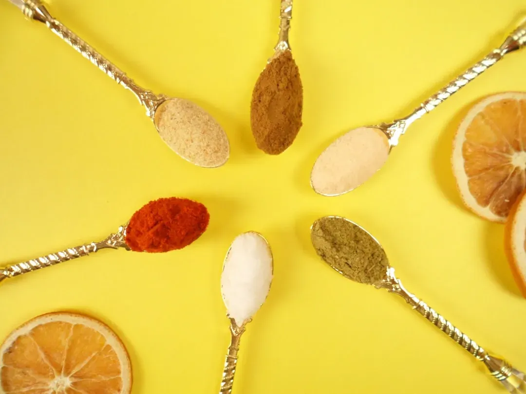 1. Turmeric and Black Pepper: The Most Studied Spice Pairing of All (Image Credits: Unsplash)