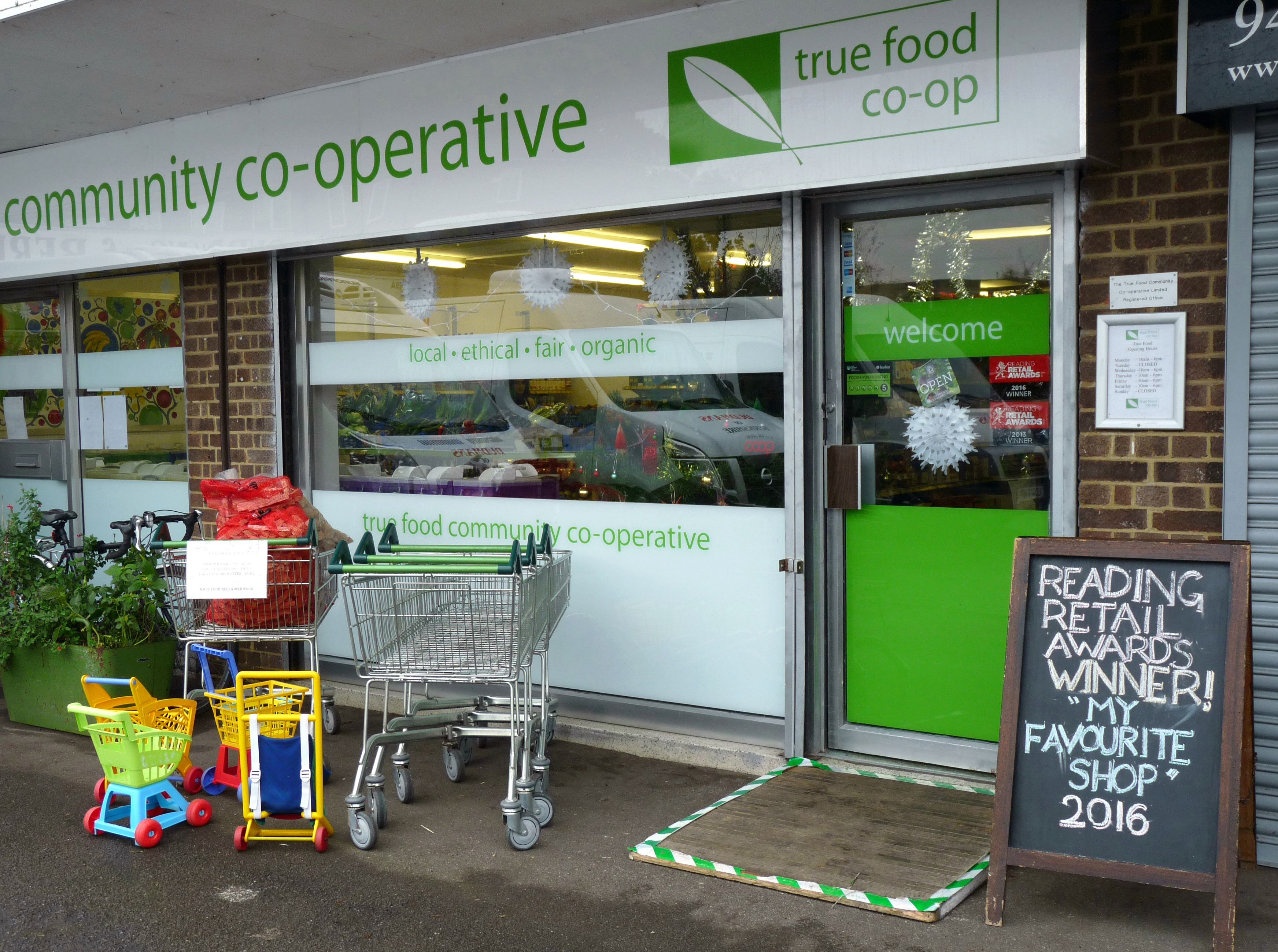 Joining Food Co-ops and Buying Clubs (image credits: wikimedia)