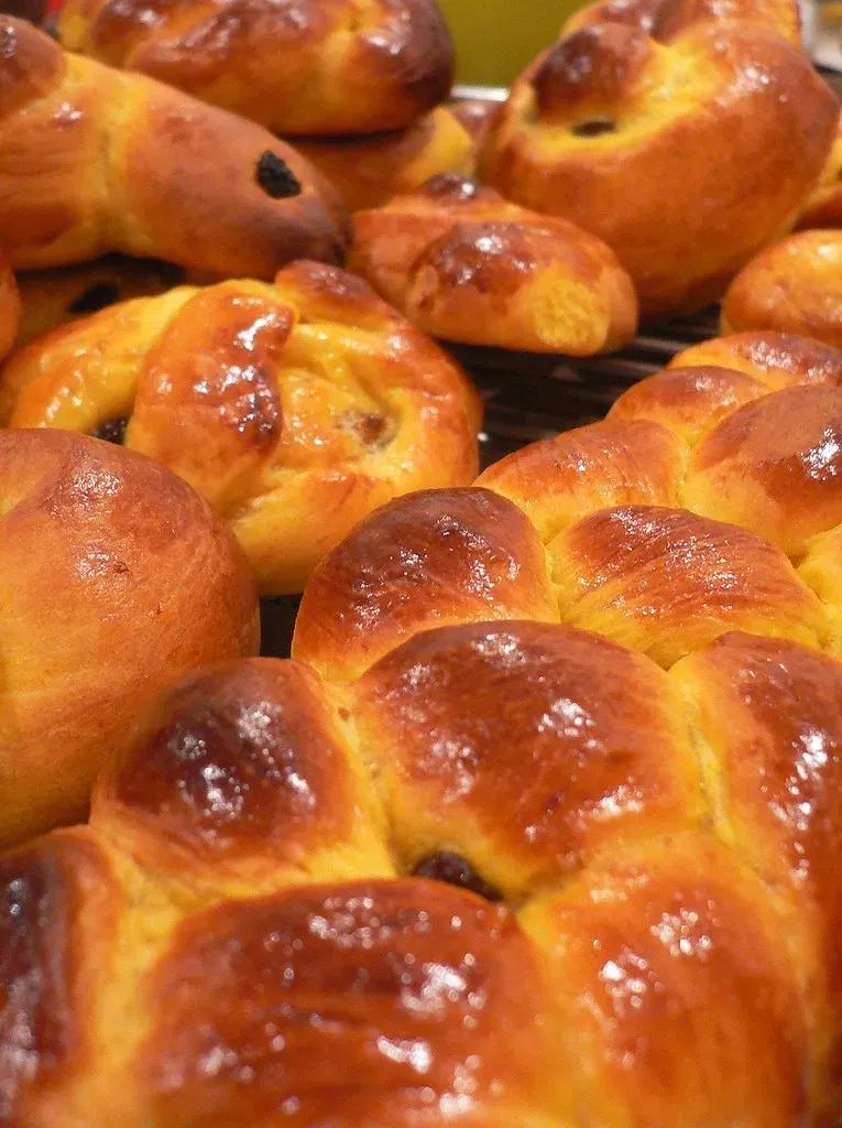 Swedish Saffron Buns: Holiday Baking Addiction (Image Credits: Flickr)