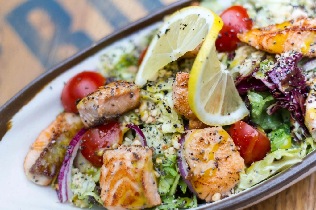 Turkey, Bacon & Avocado Salad (Panera Bread) (image credits: rawpixel)
