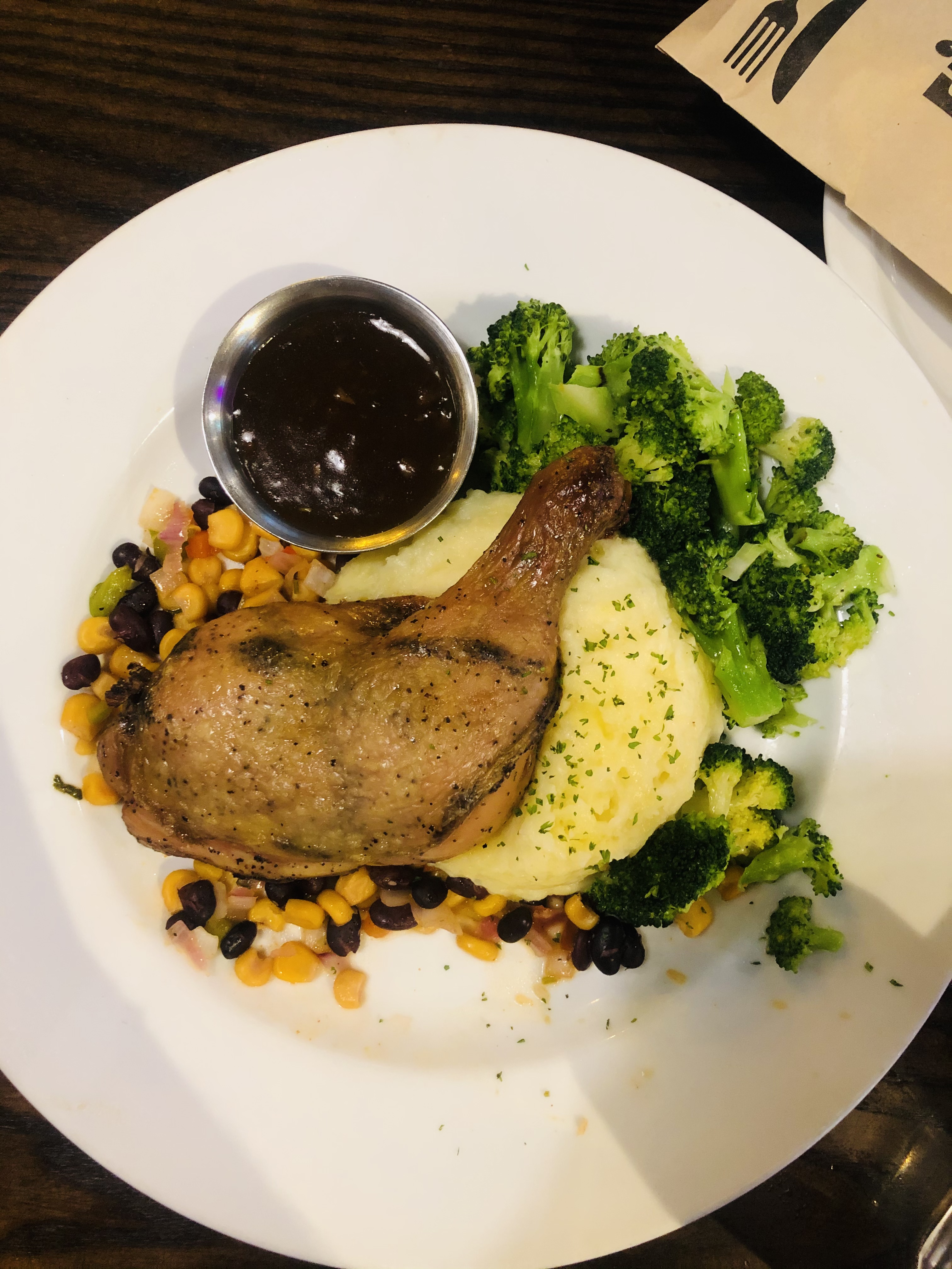 Grilled Chicken with Steamed Broccoli (image credits: wikimedia)