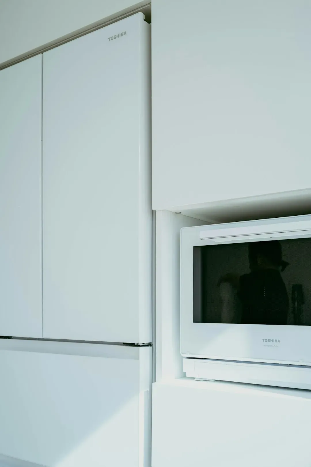 Using Non-Microwave Safe Containers as Shortcuts (Image Credits: Unsplash)