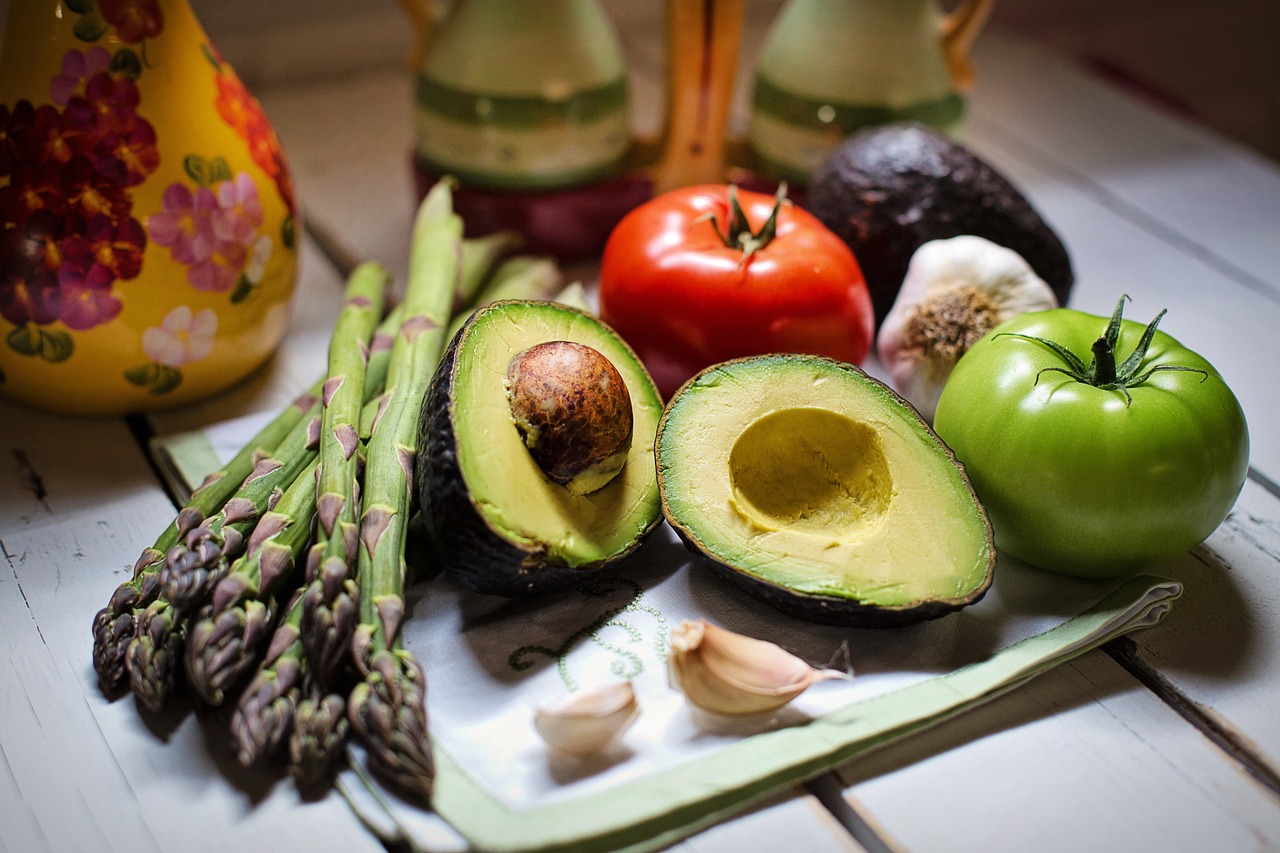 Avocados: Creamy Green Skin Saviors (image credits: pixabay)