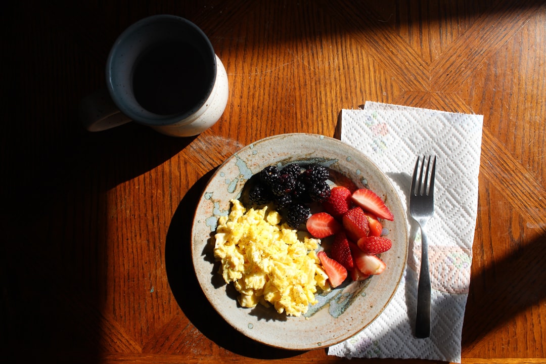 When Skipping Breakfast Actually Helps (image credits: unsplash)