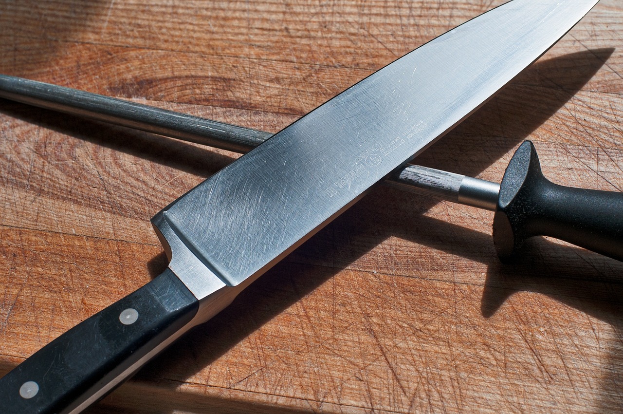 The Iconic French Knife (image credits: pixabay)