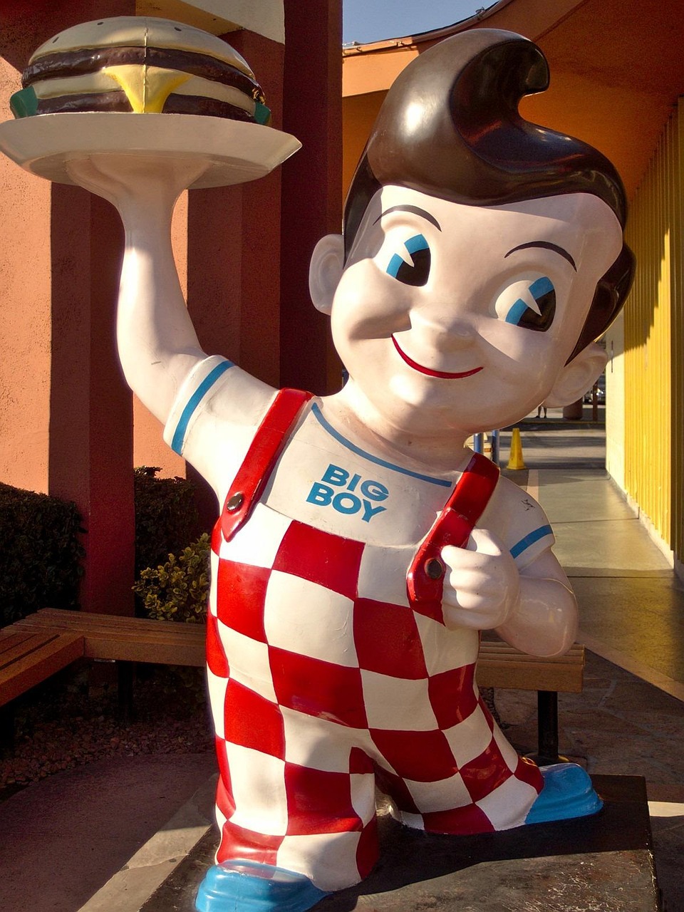 Bob's Big Boy: The Double-Decker Icon (Image Credits: Pixabay)