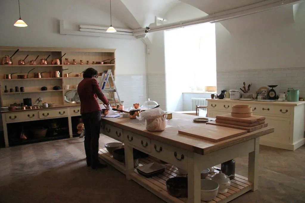 Food Prep Starts at 6 AM Every Single Day (Image Credits: Flickr)