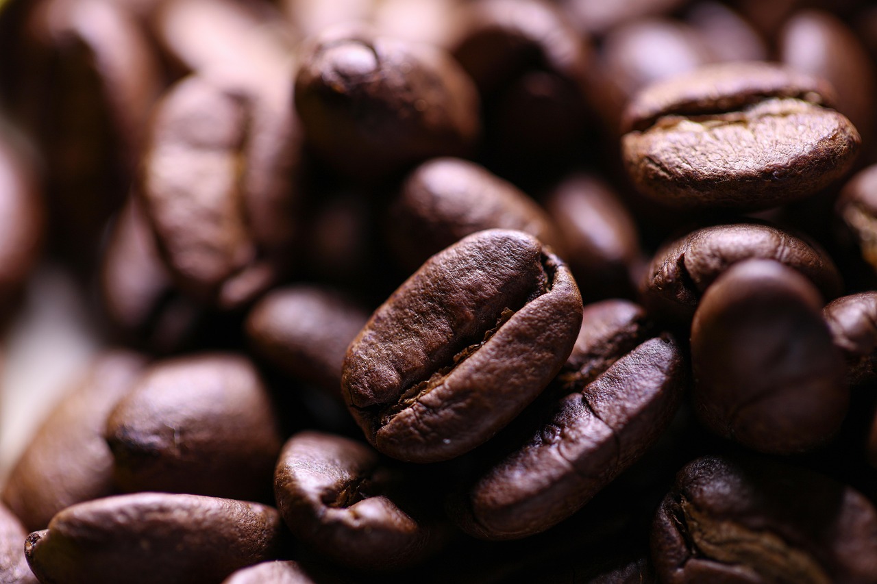 Impact on Small Businesses and Cafés (image credits: pixabay)