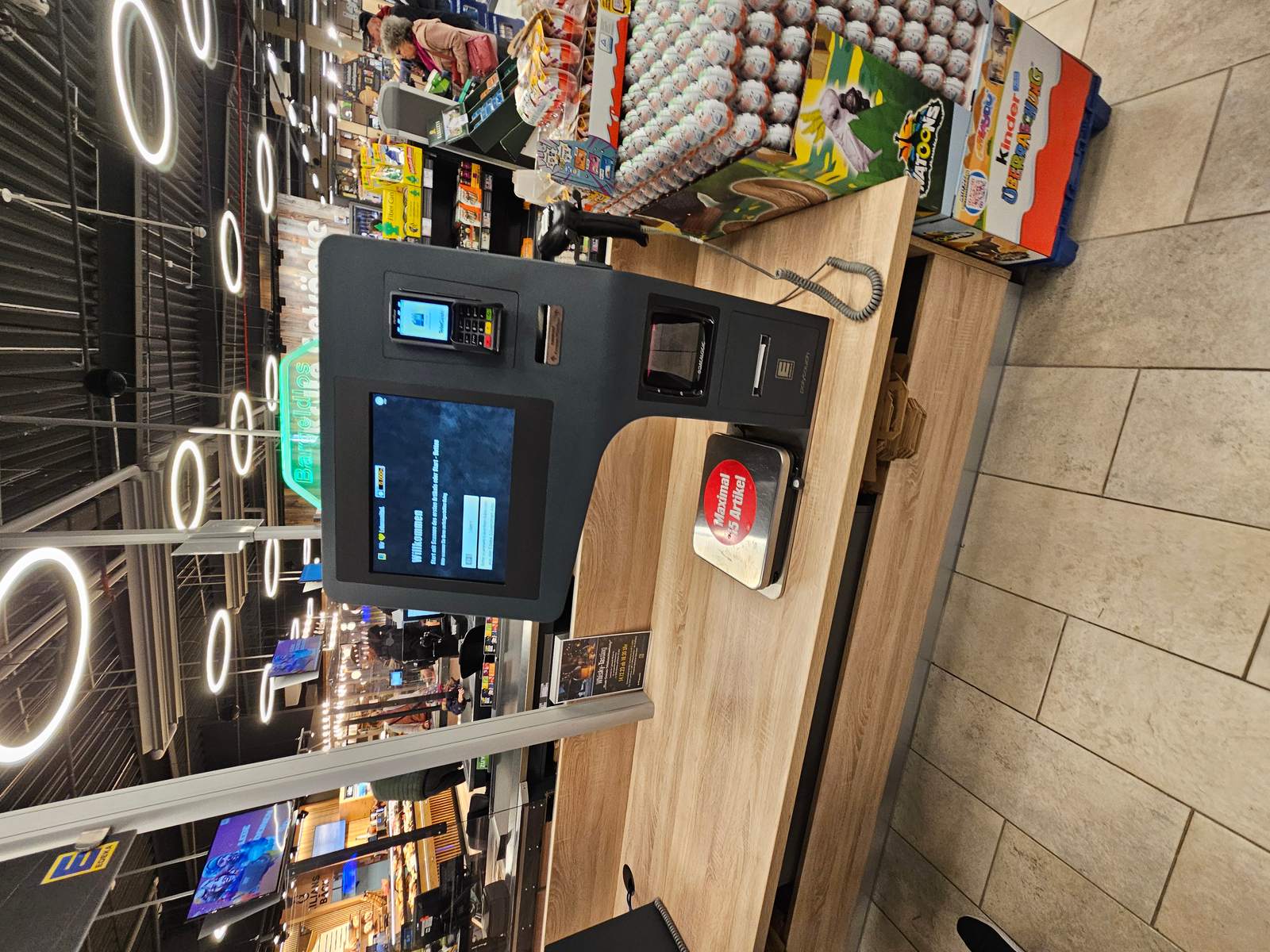 Checkout Line Temptations (Image Credits: Wikimedia)