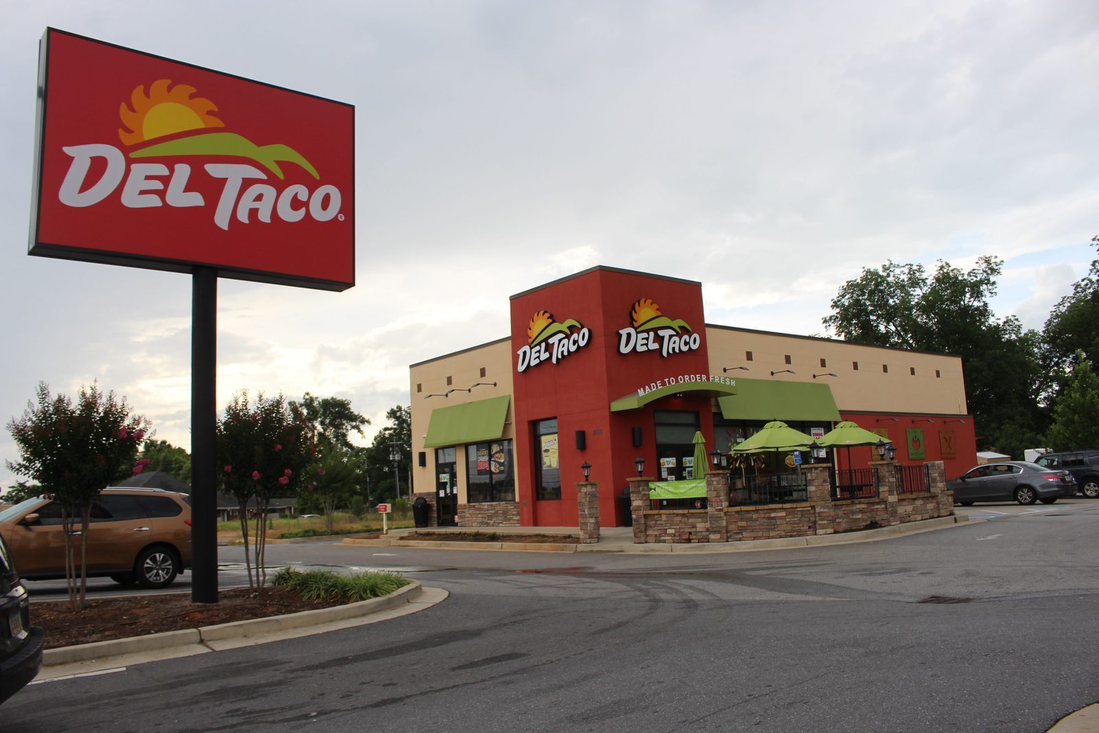 Del Taco Big Box Meals - Quantity Meets Quality (Image Credits: By Michael Rivera, CC BY-SA 4.0, https://commons.wikimedia.org/w/index.php?curid=106512829)