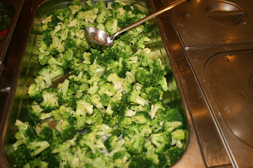 Broccoli's Water-Soluble Vitamins Vanish in Boiling Water (image credits: flickr)