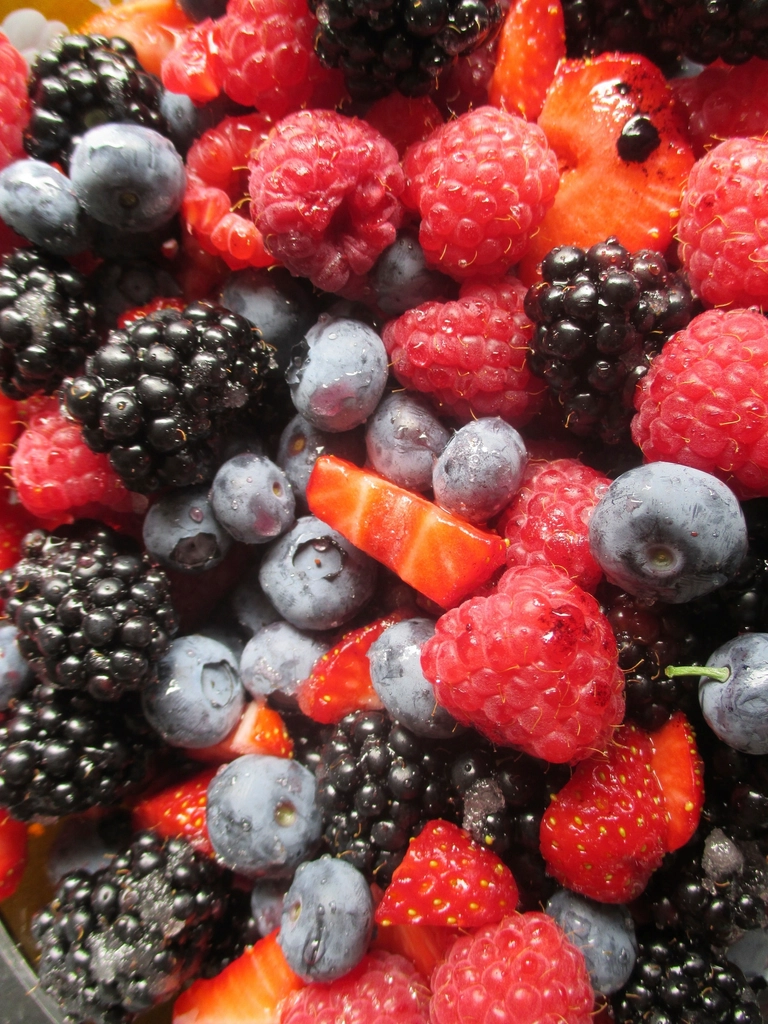 Berries: The Antioxidant Fat Fighters (image credits: rawpixel)