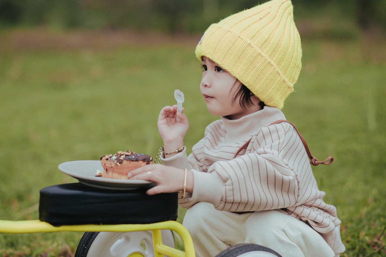 Eating While Distracted Lowers Awareness of Fullness (image credits: pixabay)