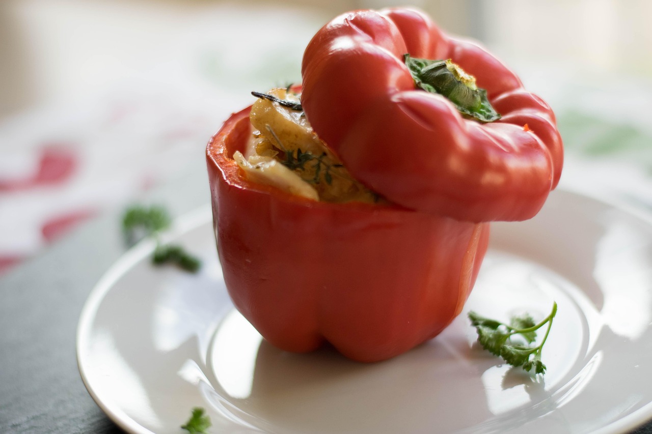 Stuffed Bell Peppers: Colorful, Hearty, and Low-Carb (image credits: pixabay)