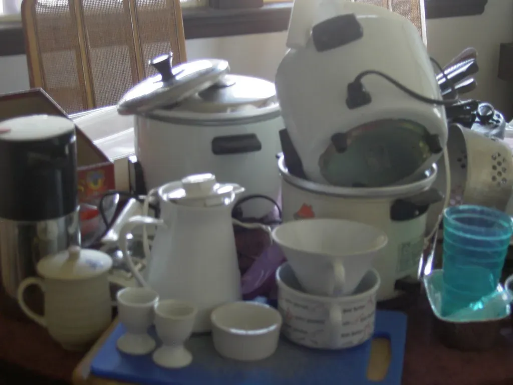 Ignoring Warning Signs and Continuing to Use Malfunctioning Appliances (Image Credits: Flickr)