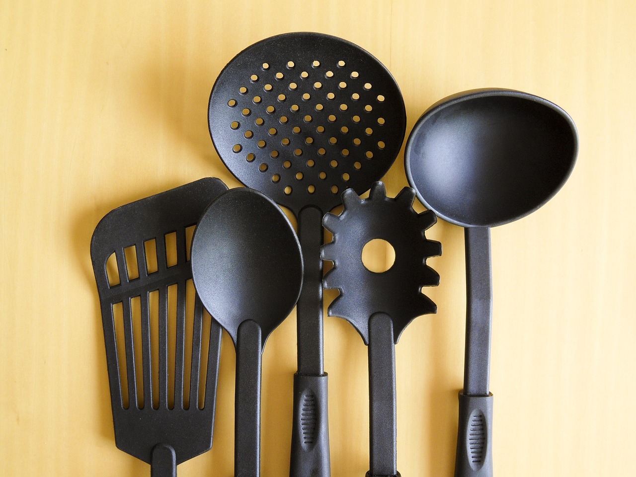 Use Non-Stick Cookware (image credits: pixabay)