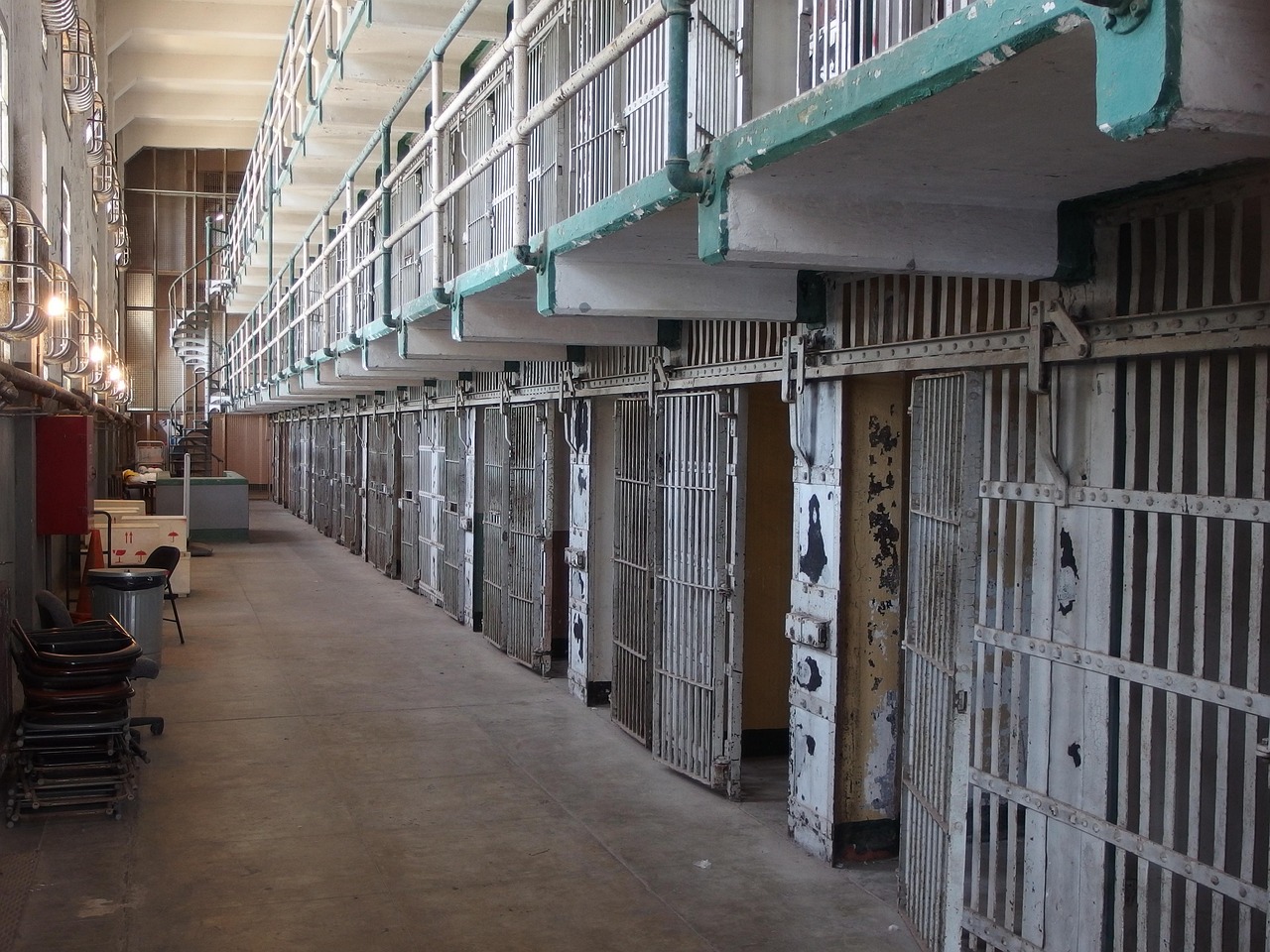 The Killer Who Refused to Eat: Ted Bundy's Standard Send-Off (image credits: pixabay)