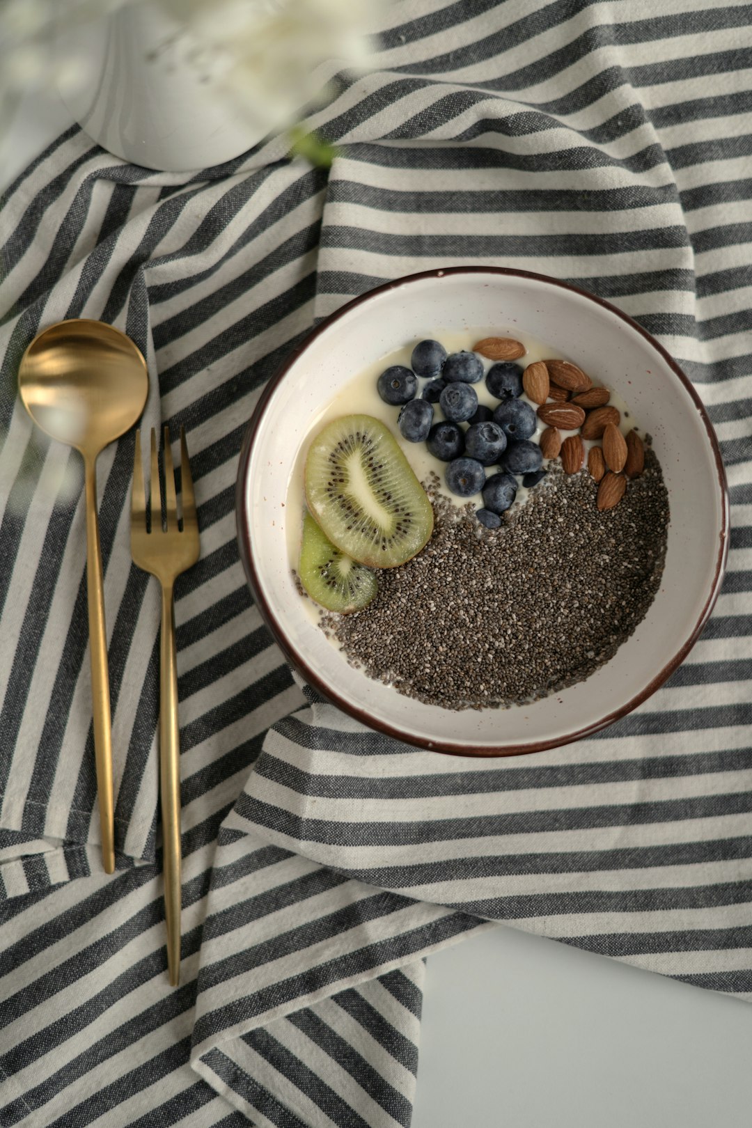 You Need a Big Breakfast to Start Your Day Right (image credits: unsplash)