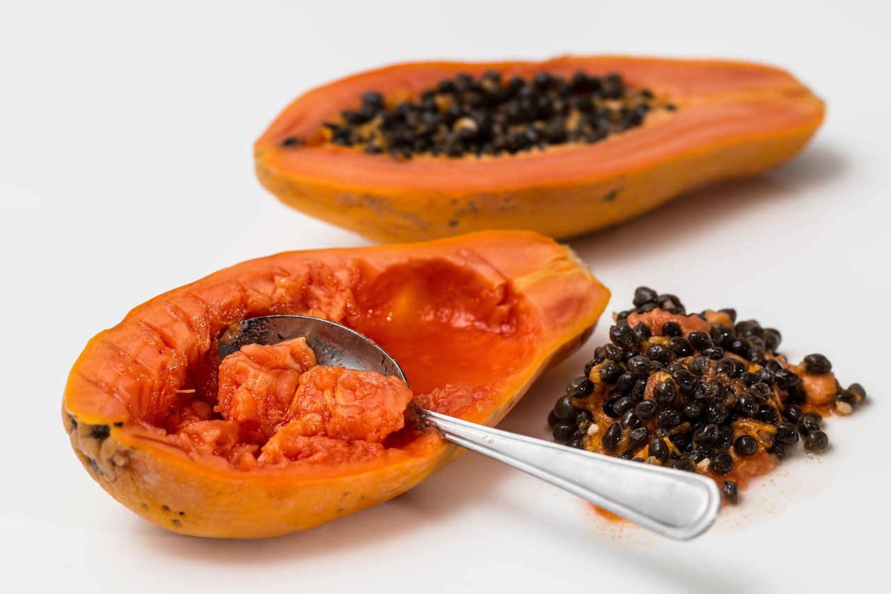 Papayas: The Tropical Fountain of Youth (image credits: pixabay)
